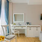 New Era Old Town Party Zone Bucharest- Parking With Fee Nearby - Not At The ! Hotel 4*