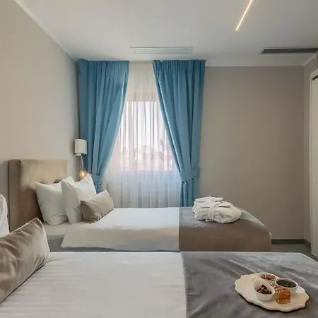 Hotel New Era Hotel Old Town - Parking With Fee Nearby - Not At The Hotel !