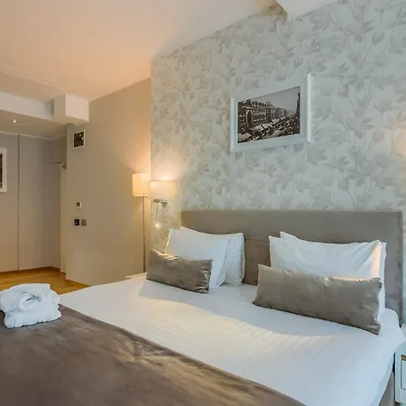 Hotel New Era Hotel Old Town - Parking With Fee Nearby - Not At The Hotel ! Bucharest