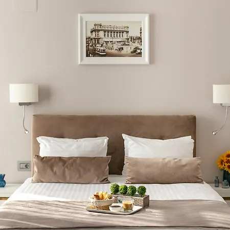 New Era Old Town Party Zone Bucharest- Parking With Fee Nearby - Not At The ! Βουκουρέστι