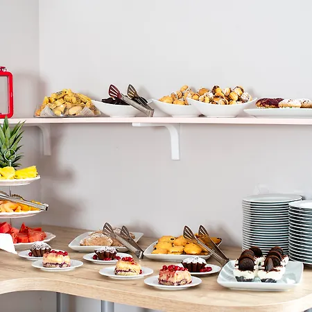 New Era Old Town Party Zone Bucharest- Parking With Fee Nearby - Not At The ! 4* Bucharest