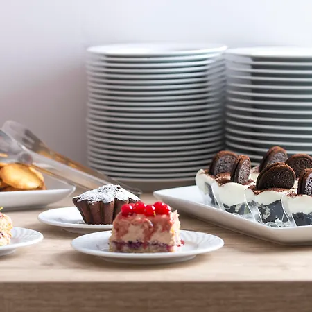 New Era Old Town Party Zone Bucharest- Parking With Fee Nearby - Not At The ! 4* Bükreş