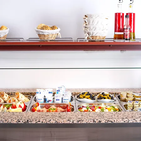 New Era Old Town Party Zone Bucharest- Parking With Fee Nearby - Not At The ! Ξενοδοχείο