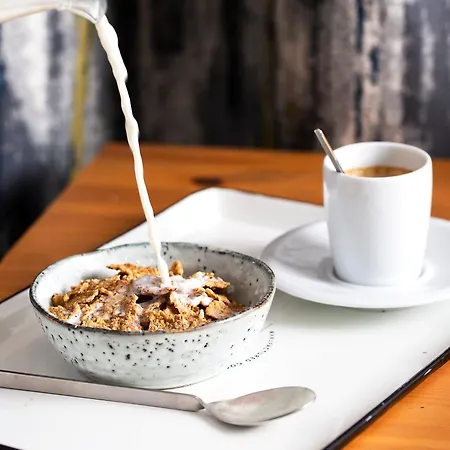 New Era Old Town Party Zone Bucharest- Parking With Fee Nearby - Not At The !