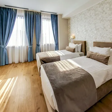 New Era Hotel Old Town - Parking With Fee Nearby - Not At The Hotel ! Hotel Bucharest