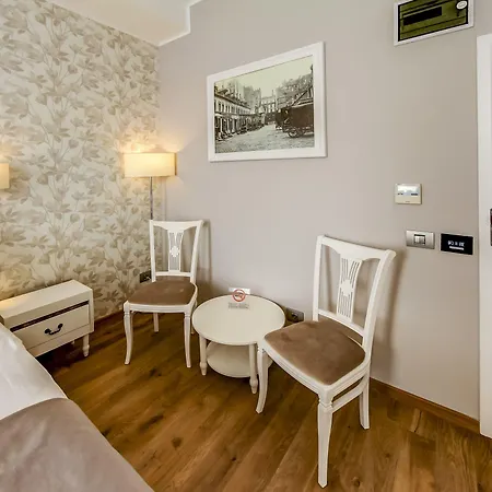 New Era Hotel Old Town - Parking With Fee Nearby - Not At The Hotel ! Bucharest