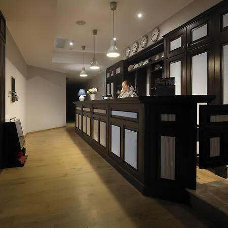 New Era Hotel Old Town - Parking With Fee Nearby - Not At The Hotel ! 4* Bucharest