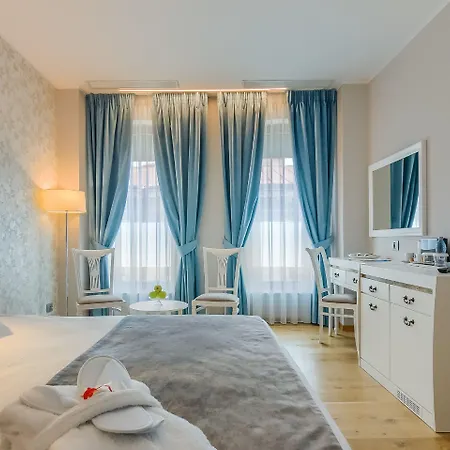 Hotel New Era Hotel Old Town - Parking With Fee Nearby - Not At The Hotel ! 4*