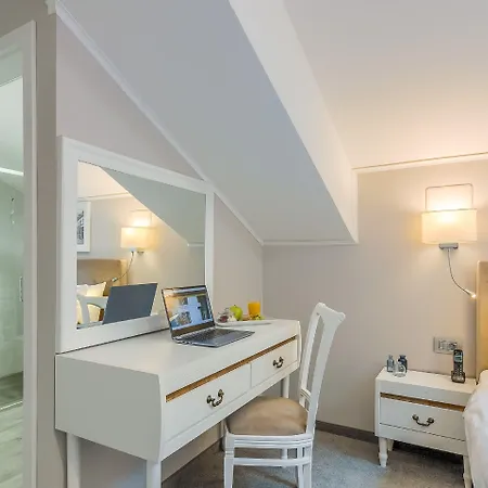 Ξενοδοχείο New Era Old Town Party Zone Bucharest- Parking With Fee Nearby - Not At The !