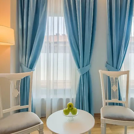 Otel New Era Old Town Party Zone Bucharest- Parking With Fee Nearby - Not At The !