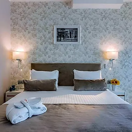 Hotel New Era Hotel Old Town - Parking With Fee Nearby - Not At The Hotel ! 4*