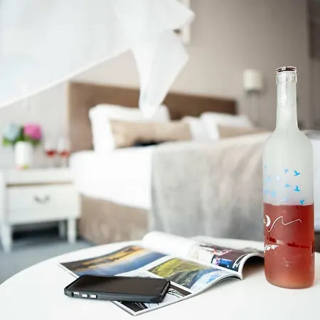 New Era Old Town Party Zone Bucharest- Parking With Fee Nearby - Not At The ! Βουκουρέστι