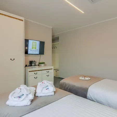 Hotel New Era Hotel Old Town - Parking With Fee Nearby - Not At The Hotel ! 4*