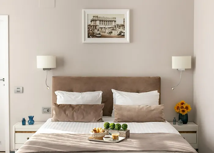 New Era Old Town Party Zone Bucharest- Parking With Fee Nearby - Not At The ! Bucureşti