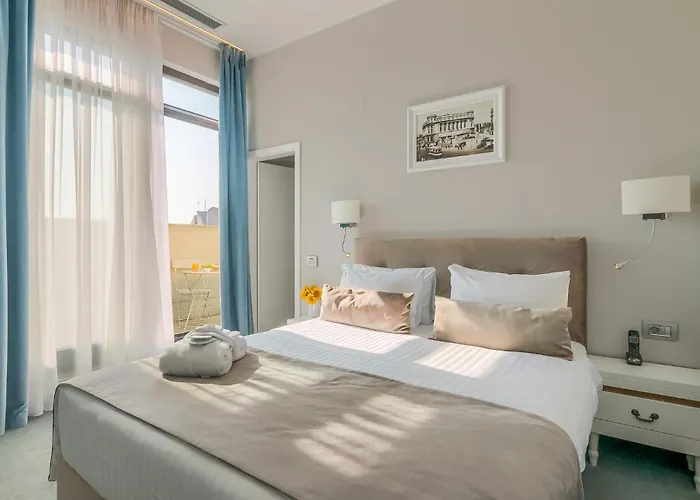 New Era Old Town Party Zone Bucharest- Parking With Fee Nearby - Not At The ! Hotel Bucureşti