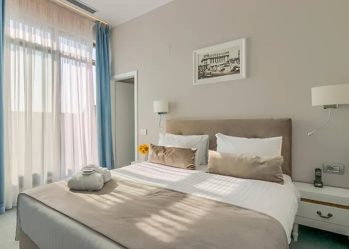 New Era Old Town Party Zone Bucharest- Parking With Fee Nearby - Not At The ! Bucureşti