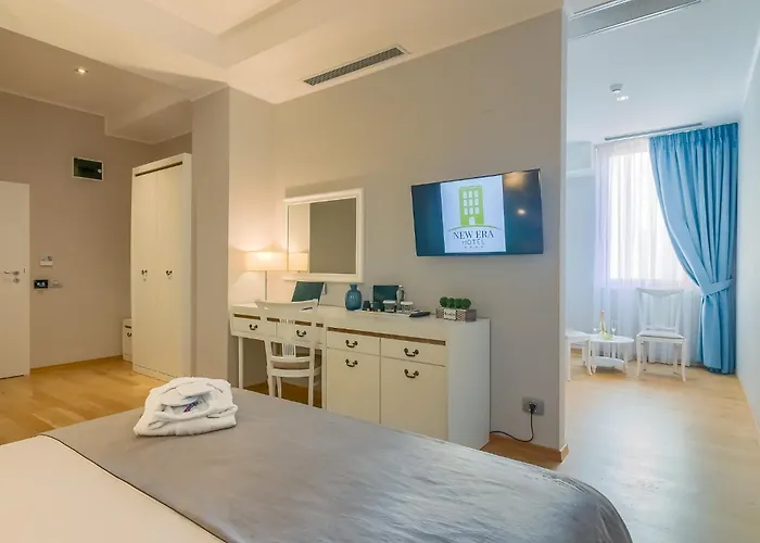 New Era Old Town Party Zone Bucharest- Parking With Fee Nearby - Not At The ! 4*