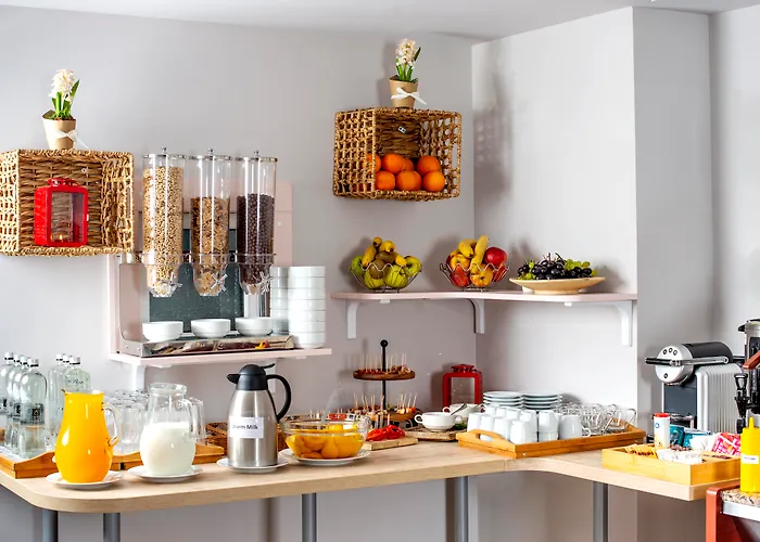 Hotel New Era Old Town Party Zone Bucharest- Parking With Fee Nearby - Not At The !