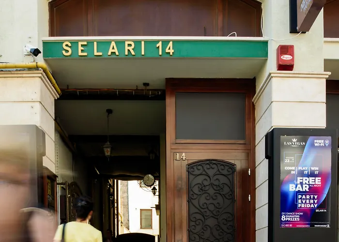 Hotel New Era Old Town Party Zone Bucharest- Parking With Fee Nearby - Not At The !