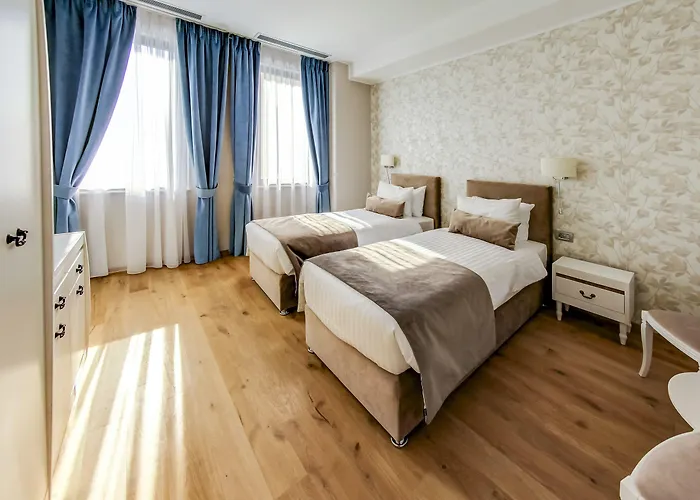 New Era Old Town Party Zone Bucharest- Parking With Fee Nearby - Not At The ! Hotel