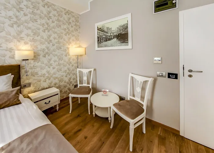 New Era Old Town Party Zone Bucharest- Parking With Fee Nearby - Not At The ! Bucarest