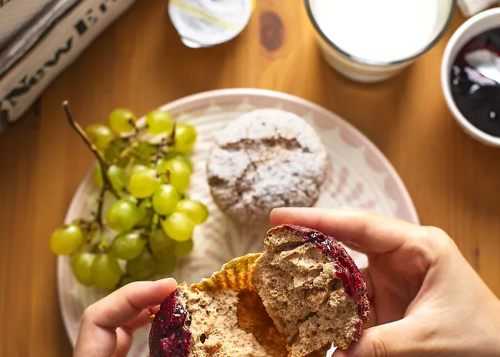 New Era Old Town Party Zone Bucharest- Parking With Fee Nearby - Not At The !