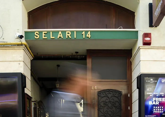 New Era Old Town Party Zone Bucharest- Parking With Fee Nearby - Not At The ! 4*