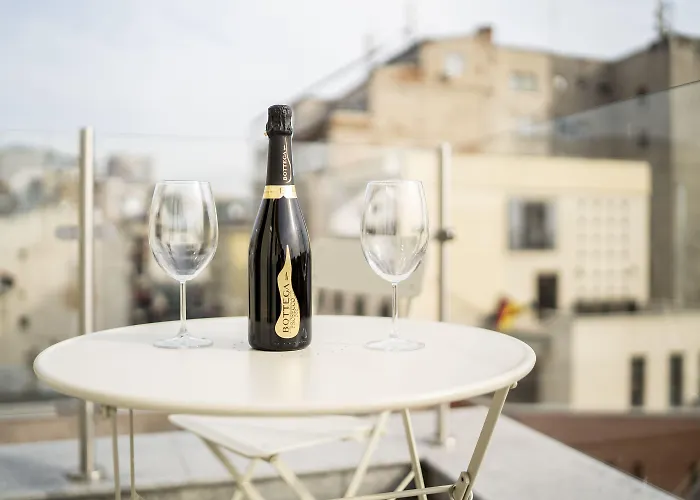 New Era Old Town Party Zone Bucharest- Parking With Fee Nearby - Not At The ! Hotel