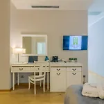 New Era Old Town Party Zone Bucharest- Parking With Fee Nearby - Not At The ! Hotel Bucareste