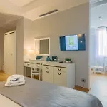 New Era Old Town Party Zone Bucharest- Parking With Fee Nearby - Not At The ! 4*
