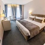New Era Old Town Party Zone Bucharest- Parking With Fee Nearby - Not At The ! Hotel Bucareste