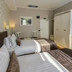 New Era Old Town Party Zone Bucharest- Parking With Fee Nearby - Not At The ! Hotel