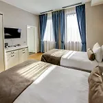 New Era Old Town Party Zone Bucharest- Parking With Fee Nearby - Not At The ! 4*