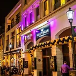 Hotel New Era Old Town Party Zone Bucharest- Parking With Fee Nearby - Not At The ! 4*