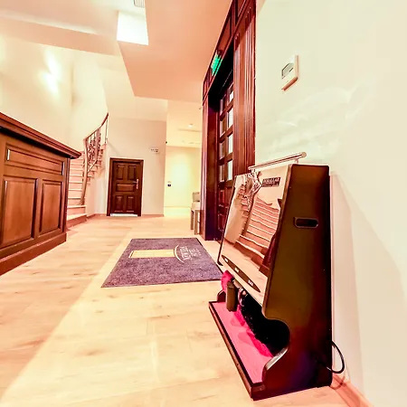New Era Old Town Parking With Fee Nearby 4* Bukarest