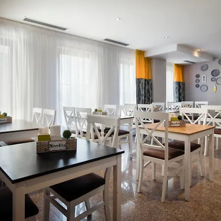 New Era Old Town Parking With Fee Nearby Hotel 4*