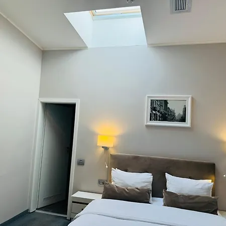 New Era Old Town Parking With Fee Nearby 4* Bukarest