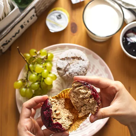 New Era Old Town Party Zone Bucharest- Parking With Fee Nearby - Not At The !