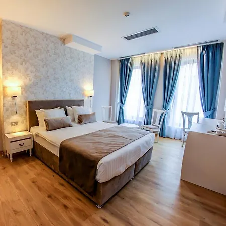 Hotel New Era Old Town Parking With Fee Nearby 4*
