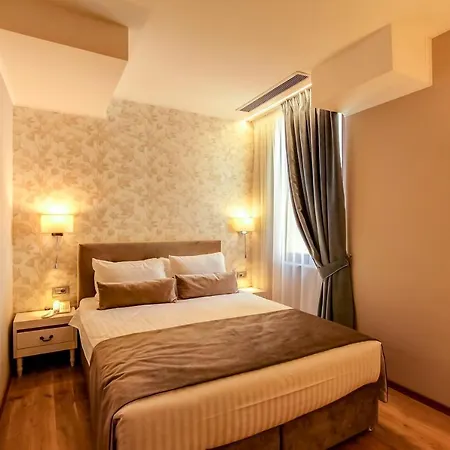 Hotel New Era Old Town Parking With Fee Nearby 4*