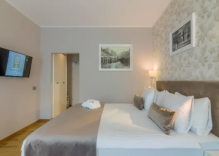 Hotel New Era Old Town Party Zone Bucharest- Parking With Fee Nearby - Not At The ! Boekarest