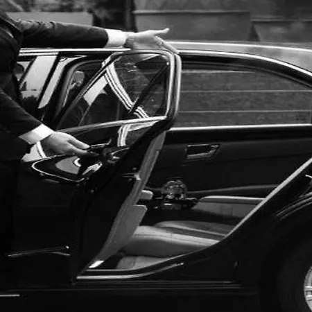 New Era Old Town Party Zone Bucharest- Parking With Fee Nearby - Not At The ! Hotel