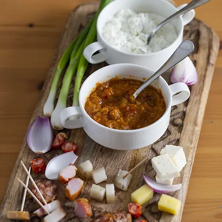 Hotel New Era Old Town Party Zone Bucharest- Parking With Fee Nearby - Not At The ! Bucarest