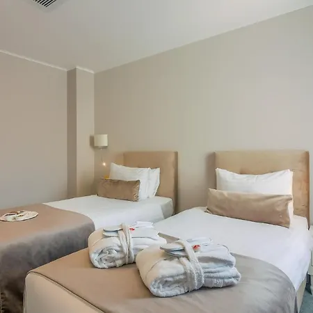 New Era Old Town Party Zone Bucharest- Parking With Fee Nearby - Not At The ! Hotel Bucarest