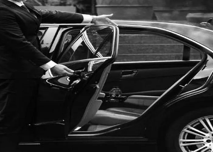 New Era Old Town Party Zone Bucharest- Parking With Fee Nearby - Not At The ! Hotel