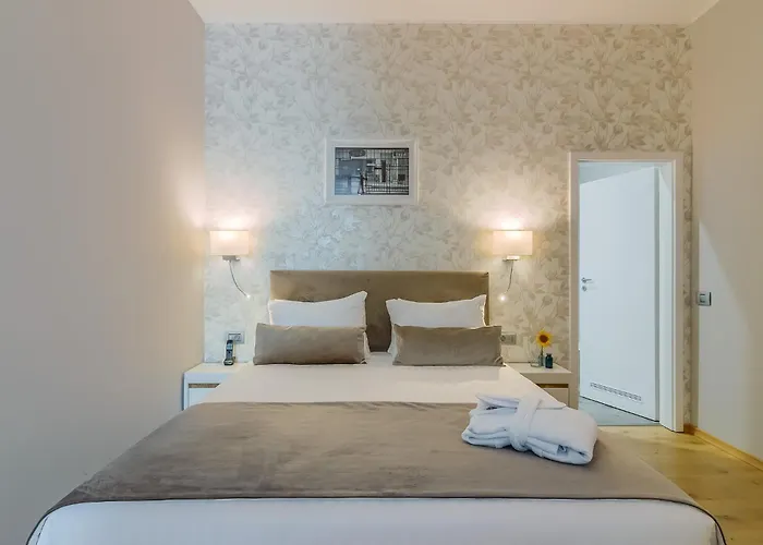 Hotel New Era Old Town Party Zone Bucharest- Parking With Fee Nearby - Not At The !