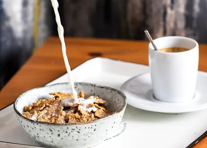 New Era Old Town Party Zone Bucharest- Parking With Fee Nearby - Not At The !