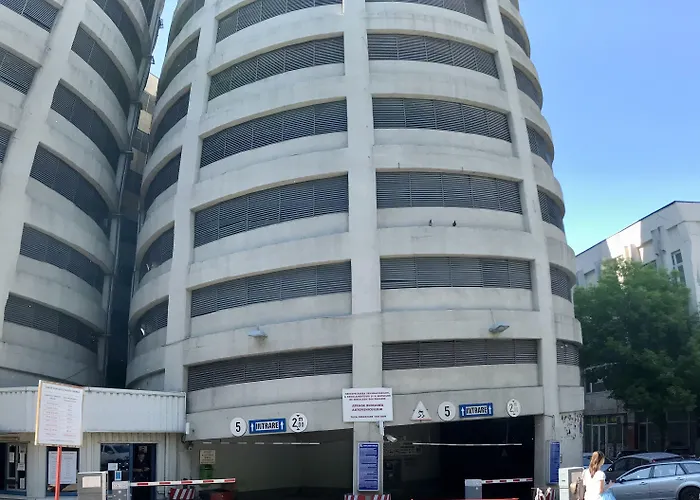 New Era Old Town Party Zone Bucharest- Parking With Fee Nearby - Not At The ! Hotel Bucareste