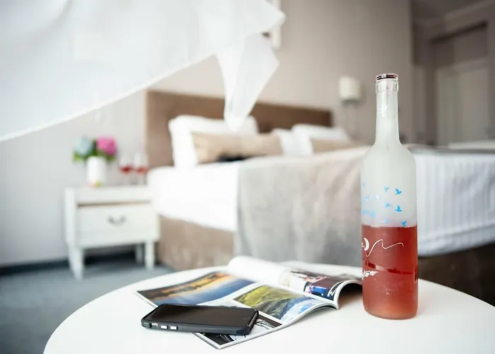 New Era Old Town Party Zone Bucharest- Parking With Fee Nearby - Not At The ! Bucareste